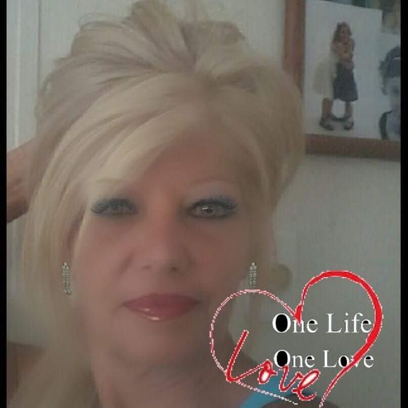 Meet your Posher, Jackie - Picture 1 of 1